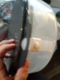 Okrúhly tortový nosič Xavax s poklopom a krájačom, priemer 31,5 cm — zlomená rúčka na spodnej časti (stav: pozri 2. obrázok) 3