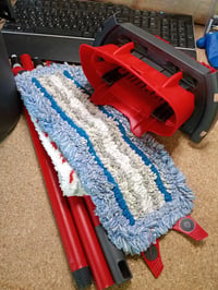 Set mop Vileda Ultramax 2in1 cu rezervă din microfibră și rezervă pentru gresie Tiles Care, cu mâner și găleată PowerPress, pachet Comfort 2