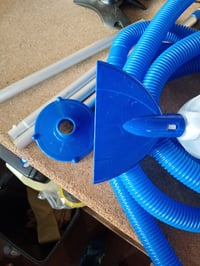 Aspirator manual pentru piscină Gre Little Vac 08011A, 2 m³/h - pentru piscine mici și mijlocii — carcasă zgâriată și pătată (stare: vezi a 2-a imagine) 5
