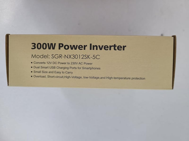 ALLWEI 300W Autós inverter 12V-230V, USB-C és USB portokkal, piros