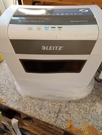 Uništavač dokumenata Leitz IQ Home Office S P4, 9-8 listova, 15 L — neispravan, za dijelove: ne pokreće oštrice (stanje: vidi 2. sliku) 2