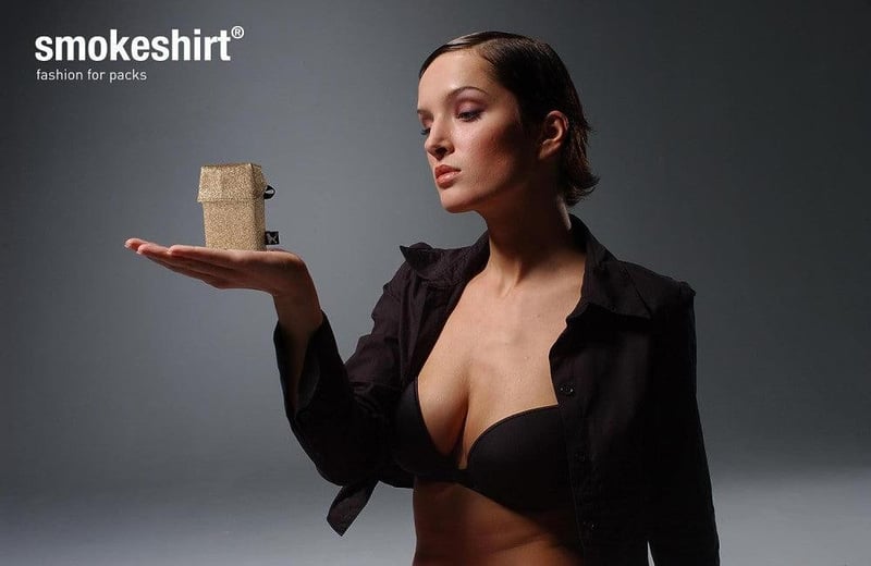 Arany glitteres Smokeshirt cigarettatartó doboz 20 szálnak