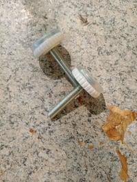VOUNOT Biztonsági Kapu 75-84 cm, Fehér, Fúrás Nélküli, Automata Mágneses Zárral, 74 cm — 2 rögzítőelem hiányzik (állapot: lásd a 2. képet) 2