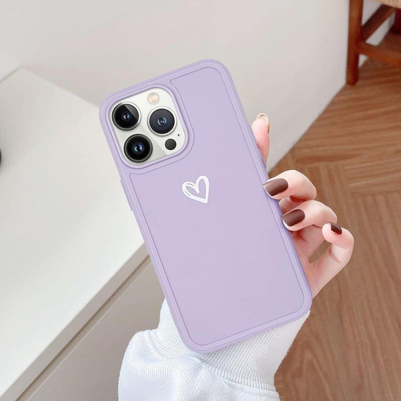 iPhone 13 Pro Max Lila Szilikon Tok Fehér Szívecskékkel - Ütésálló, Lányos