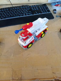 Mașină de pompieri PAW Patrol Marshall cu tun cu apă — defectă, funcționează parțial: mecanismul de lansare nu funcționează (stare: vezi a doua imagine) 2