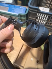 Bluetooth slúchadlá JBL Tune 720BT, čierne, 76-hodinová výdrž batérie, skladacie — na súčiastky / na rozobratie, v takom stave, v akom sú (stav: pozri 2. obrázok) 2