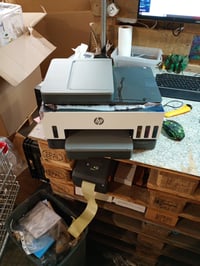 Multifunkčná atramentová tlačiareň HP Smart Tank 7305, skener, kopírka — chybná, na súčiastky: vytečený atrament (stav: viď 2. obrázok) 2