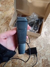 Philips Multigroom 3000 Series višenamjenski trimer — neispravno, za dijelove: problem s kontaktom, ne uključuje se (stanje: vidi 2. sliku) 3