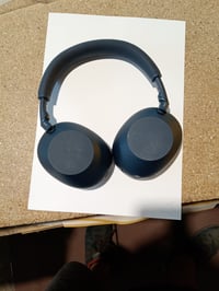 Bezdrôtové slúchadlá s potlačením hluku Sony WH-1000XM6, farba Midnight Blue — magnetické puzdro a nabíjací kábel (stav: pozri 2. obrázok) 3