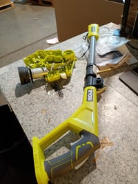 Motocoasă RYOBI RLT183250F 18V ONE+ pentru piese / dezmembrare: lipsă acumulator/încărcător/cap tăietor, piesă ruptă (stare: vezi a 2-a fotografie) 4