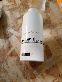 Hliníková fľaša na vodu SIGG Traveller Swiss Craft na sýtené nápoje, biela, 0,6 l, nepriepustná — použitá (stav: pozri 2. obrázok) 3