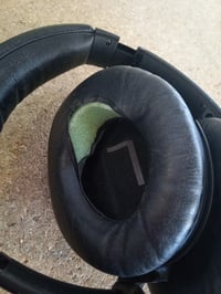 Bose QuietComfort SC Bluetooth zajszűrős fejhallgató mikrofonnal, Over-Ear — szakadt fülpárna, karcos burkolat (állapot: lásd a 2. képet) 3