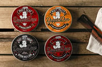 Dapper Dan Deluxe Pomade - Közepes Tartású Hajformázó Férfiaknak - Vízalapú, Rugalmas Tartás, Természetes Fény - 50ml 7