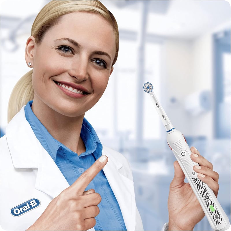 Oral-B Teen elektromos fogkefe, fogszabályzóhoz, Bluetooth-os, fehér