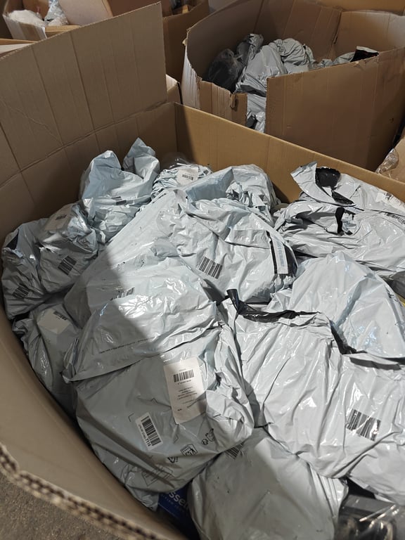 Vegyes raklap R00930 · 68 db vegyes háztartási & konyhai termék