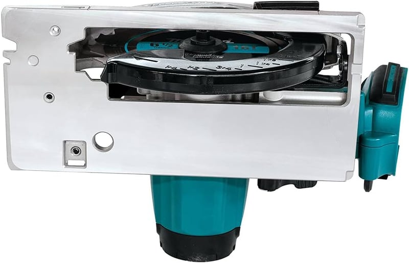 Makita DSS611Z 18V Akkumulátoros Körfűrész, LXT Sorozat, 3700 RPM, 165mm Fűrészlap, Kék/Ezüst, Csak Géptest