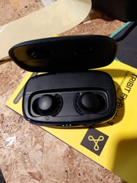 Bezdrôtové slúchadlá Tribit FlyBuds 3 s mikrofónom, Bluetooth 5.3, výdrž 110 hodín, vodoodolnosť IPX8, dotykové ovládanie, hlboké basy, čierne 2