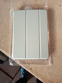 Husă CACOE pentru iPad generația 9/8/7, 10,2 inchi (2021/2020/2019), cu folie de protecție pentru ecran, smart, culoare argintie — capac spate zgâriat (stare: vezi poza 2) 2