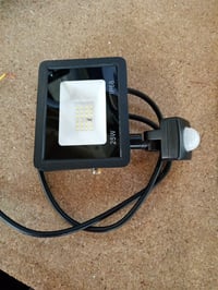 Brightown LED reflektor so snímačom pohybu 25W 2200LM IP66 vodotesné vonkajšie svietidlo 6000K — netestované (bez zástrčky) (stav: viď 2. obrázok) 3