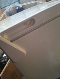 Minifrigider/Minibar Cecotec GrandCooler 20000 SilentCompress 46 L, Alb — carcasă deteriorată în mai multe locuri (stare: vezi poza 2) 11