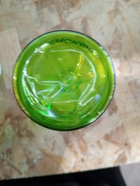 Sticlă SIGG Total Color Tritan, verde, 0,6 L, etanșă, fără BPA, potrivită pentru băuturi carbogazoase — ușoară lovitură la bază (stare: vezi a 2-a poză) 3