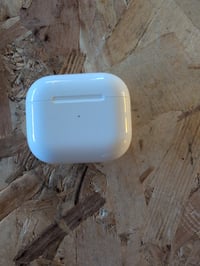 Bezdrôtové slúchadlá Apple AirPods 3. generácie s nabíjacím puzdrom MagSafe (2022) – používané 2