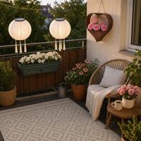 Oază pe balcon: jardiniere + suport suspendat + covor impermeabil + 2 lămpi solare 1