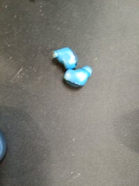 JBL Live Buds 3 Bluetooth Fülhallgató Kék — hibás, részben működik: gyenge hangerő, gumiillesztékek nélkül (állapot: lásd a 2. képet) 2