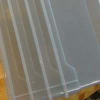Súprava priehľadných modrých úložných boxov s vekom Rotho Clear, 18 l, 4 ks, stohovateľné — Jedno veko chýba (stav: pozri 2. obrázok) 2