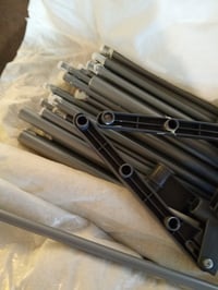 Uscător de rufe turn pentru interior Amazon Basics cu 4 niveluri și aripi pliabile — piese cu urme de adeziv (stare: vezi a 2-a imagine) 3