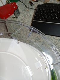 Emsa Basic sklopiva centrifuga za salatu 4 litre — neispravna, djelomično radi: napuknut poklopac, slomljen donji rub (stanje: vidi 2. sliku) 4