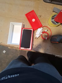 Smartfón OnePlus 6, 8 GB RAM, 128 GB úložisko, Dual SIM, červený — — chybný, na náhradné diely: Nefunguje batéria (stav: pozri 2. obrázok) 6