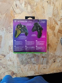 Káblový RGB ovládač Turtle Beach Afterglow Wave kompatibilný s Xbox Series X/S, Xbox One a Windows, s programovateľnými tlačidlami 3