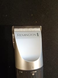 Remington HC5811 Genius Hajvágó Szett, Önélező Kerámia Pengék, 0,8-40 mm, 10 Feltolható Fésű, Akkumulátoros és Hálózati, Alumínium Koffer 2
