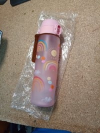 ion8 boca za vodu 500 ml, uzorak duge, nepropusna, s preklopnim poklopcem, otvaranje jednom rukom, bez BPA — nedostaje gumb (stanje: vidi 2. sliku) 3