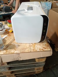 Mobilná klimatizácia Comfee MPPH-09CRN7 9000 BTU 2,6 kW 3 v 1 — 2 vodiace lamely sú vypadnuté zo svojho miesta (stav: pozri 2. obrázok) 2