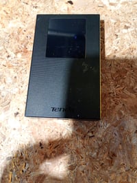Tenda MF6 4G LTE hordozható WiFi 6 router 2100 mAh — hibás, részben működik: karcos, gyorsan merülő akkumulátor (állapot: lásd a 2. képet) 2