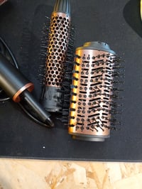 Princess Airstyler Pro 7-u-1 set za sušenje i oblikovanje kose 2000W, sa 7 nastavaka, ionskom funkcijom, BLDC motorom, rukavicom za zaštitu od topline i 3
