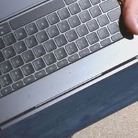 Apple iPad Magic Keyboard tipkovnica za 13-inčni iPad Pro (M4) s integriranim trackpadom i kabelom za punjenje (stanje: vidi drugu sliku) 2