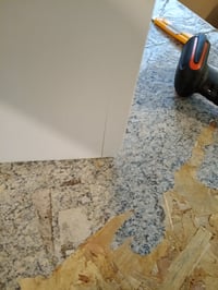 Măsuță de înfășat pliabilă de perete Badabulle Plouf cu raft și salteluță — înveliș uzat, crăpat, lovit (stare: vezi poza nr. 2) 5
