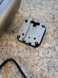 Baseus Nomos Air USB-C Dokkolóállomás 12 az 1-ben Windows — hibás, részben működik: kitört alsó rögzítőcsavarok (állapot: lásd a 2. képet) 3