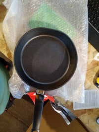 Fissler Adamant Comfort tava 28 cm – aluminij, neljepljiva, otporna na ogrebotine, indukcijska — blago iskrivljena (stanje: vidi drugu sliku) 2