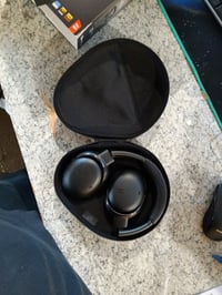 Căști wireless Bluetooth JBL Tour One M3 — defecte, pentru piese: difuzorul drept este defect, butonul de volum este defect (stare: vezi a doua imagine) 2