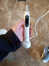 Oral-B iO Series 6 električna četkica za zube - bijela, s naprednom tehnologijom čišćenja — bez glave četkice, rabljeno (stanje: vidi 2. sliku) 2