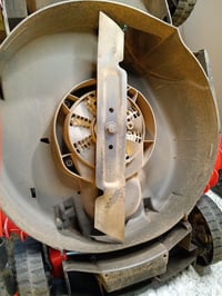 Bosch UniversalRotak 37-555 električna kosilica, 1400 W, širina košnje 37 cm, kabelska kosilica za travnjak, vrtna kosilica, rabljeno 4