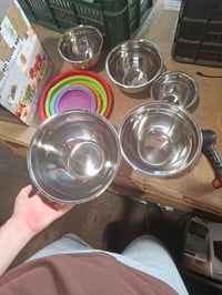 Sada nerezových misiek Homikit s pokrievkami, 5 ks, 4,5 l / 2,7 l / — Na viacerých miestach viditeľné známky používania (stav: pozri 2. obrázok) 2