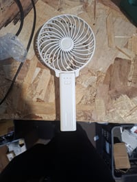 Skladací ručný ventilátor HandFan 5200 mAh, sklopný o 180°, 3 rýchlosti, výdrž 20 hodín — viditeľne používaný (stav: pozri 2. obrázok) 3