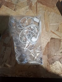 Căști Apple EarPods USB-C – defecte, nu se aude niciuna — defecte, pentru piese: ambele căști sunt mute (stare: vezi a 2-a poză) 2