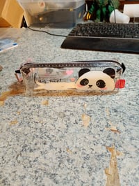 Prozirna pernica LEGAMI Panda 19,5 x 5,5 cm s patentnim zatvaračem od TPU materijala — tragovi ljepila i ostaci naljepnice (stanje: vidi 2. sliku) 2