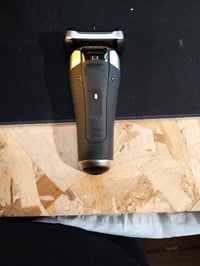 Aparat de ras electric pentru bărbați Braun Series 9 Pro+ 9517s, argintiu — defect, pentru piese: nu pornește/nu funcționează (stare: vezi a 2-a poză) 2